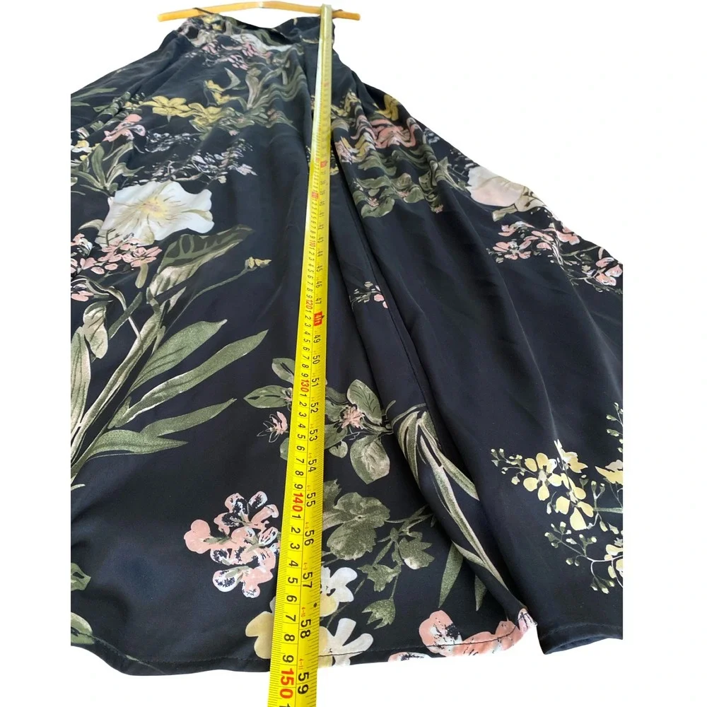 Lulu's Black Floral Maxi Dress with slit. Size medium - Picture 11 of 13